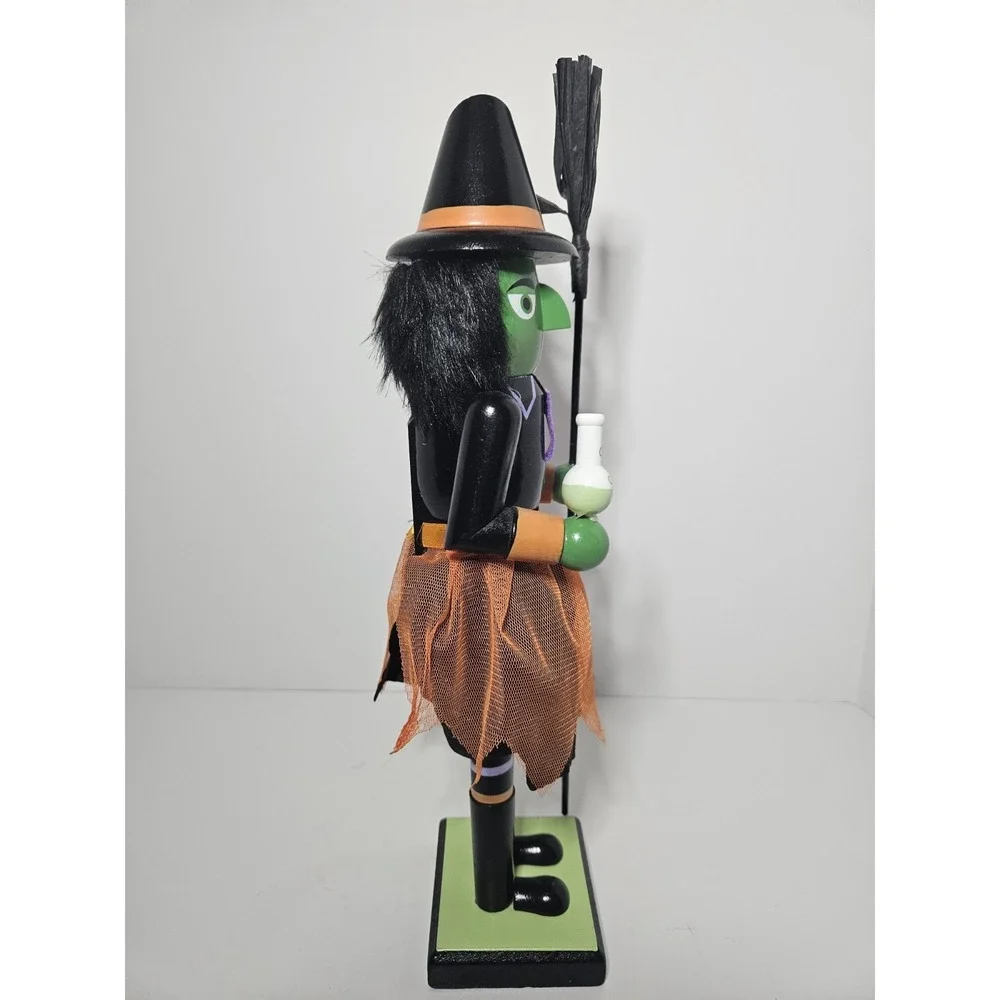 Queenswell decorative wooden